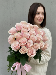 Букет из 25 розовых роз 80 см