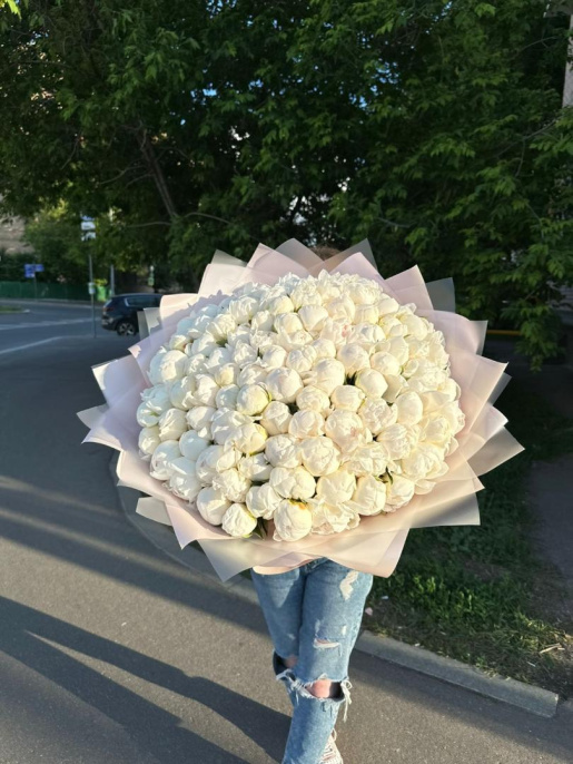 Букет из 101 Белого Пиона