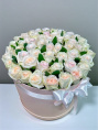 Композиция из 51 Розы Вайт Охара в Коробке (White O’Hara)