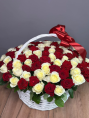 Красные и Белые розы в Корзине 101 шт