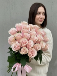 Букет из 25 розовых роз 80 см