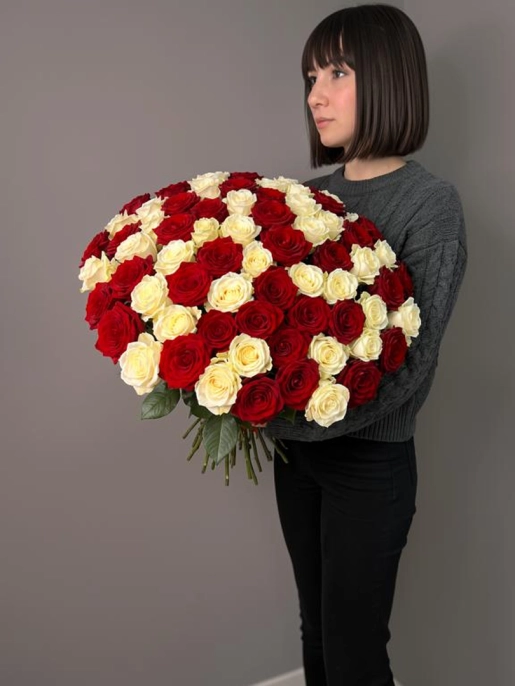 Букет из 101 Красной и Белой Розы Классика