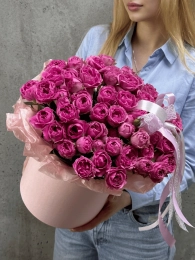 Коробка из 25 Пионовидных Розы Мисти Баблз