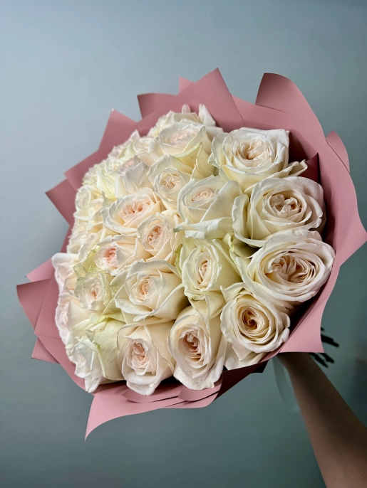 Букет из 25 Роз Вайт Охара (White O’Hara)