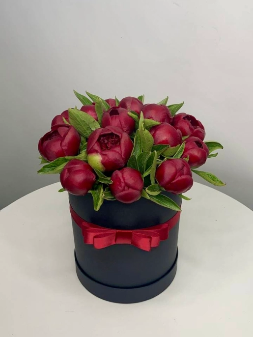 Бордовые Пионы В Коробке 15