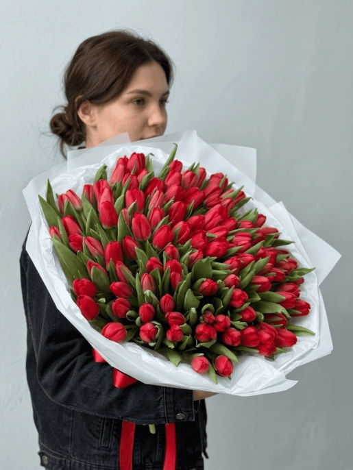Букет из 101 Красного Тюльпана