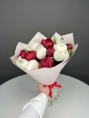 Букет из 15 Белых и Бордовых Пионов